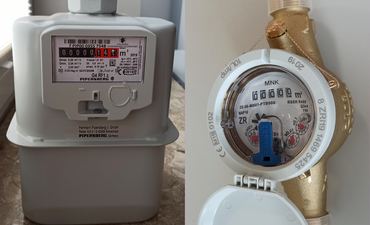 Zu sehen ist sind neue Gas- und Wasserzähler.