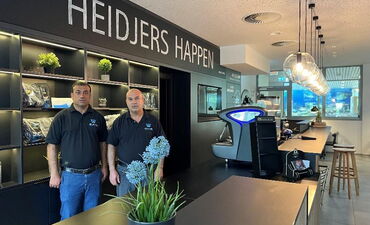 Die neuen Pächter Ibrahim Hussein und sein Koch Celal Aldin Ibrahim in der Gastronomie im Heidjers Wohl.